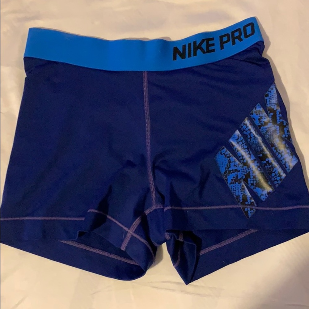 Nike women’s pro 3” shorts
